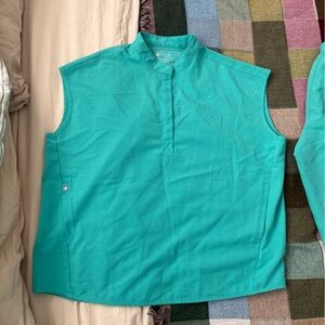 Figs scrub set (top M/ bottom L) in surgical green